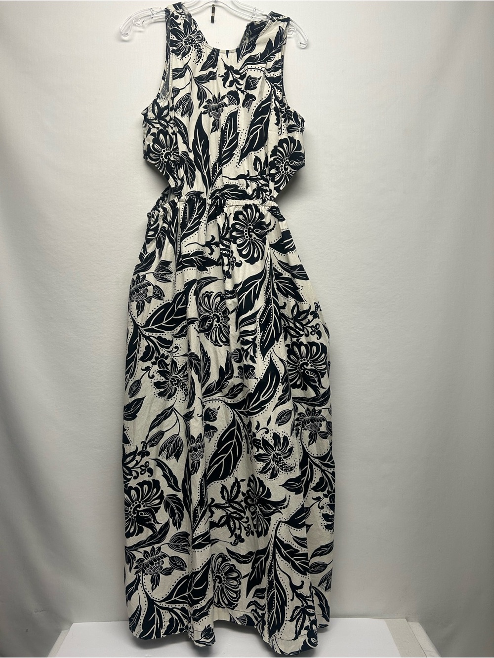 Who What Wear Black and White Floral Maxi Dress